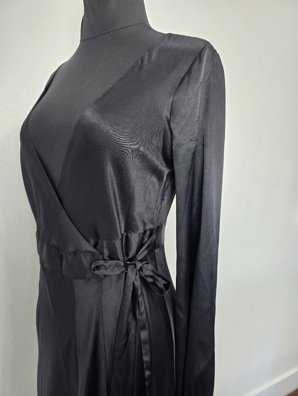 Victoria's Secrets  Classic Black Wrap Maxi Dress - Elegant Long Sleeve